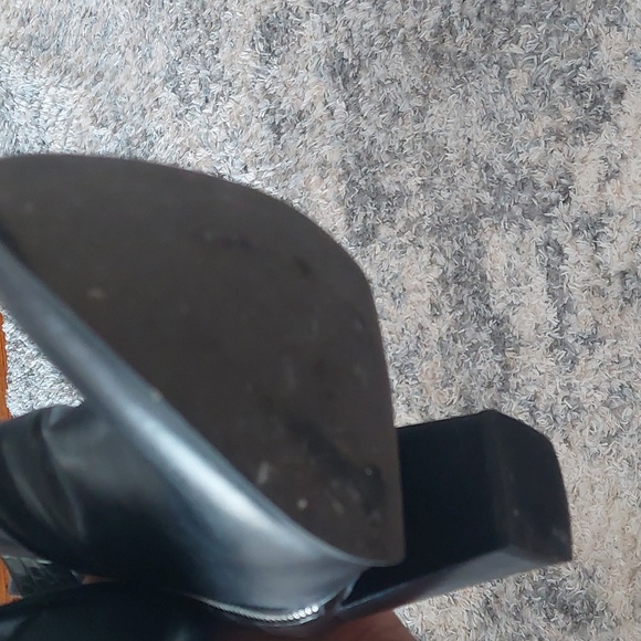 Size 9M Steve Madden leather Chunky Heel Boots - Picture 4 of 4